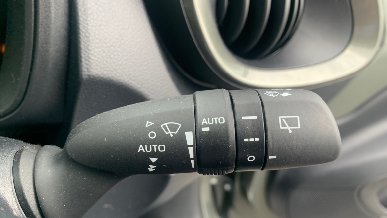 Toyota Aygo X 1.0 VVT-i Edge 5dr Petrol Hatchback